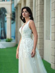 ANGELAG Elegant Deep V-Neck Backless Lace Embroidered Sleeveless Wedding Dress - Rice Skin - View 5