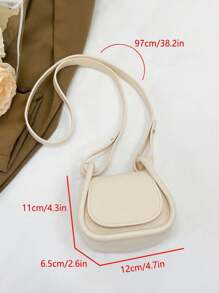 迷你休闲百搭简约纯色DIY PU材质斜跨单肩包，印有26个A-Z字母。您可以把它想象成一个口红零钱包，可以单肩背或斜挎。适合外出上学、旅行购物时使用。圣诞节、感恩节、周五的礼物。最佳礼物。 - 米色+紫色字母 - 查看 8