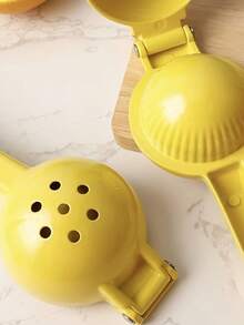 Aluminum Manual Juicer | Lemon & Orange Juicer | Anti-Slip Design Electricity Free Portable | Efficient Juice Extractor Easy To Clean | Kitchen Essentials Household Picnic Camping Fitness Juice Helper