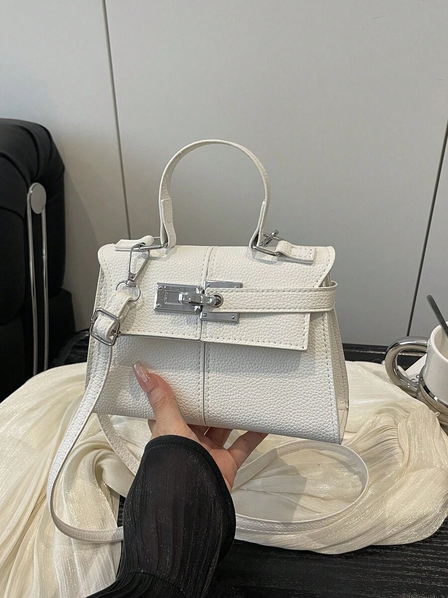 1 pièce Nouveau mini sac à main élégant de couleur unie pour femmes, sac à bandoulière avec sangle et décoration de boucle métallique, sac carré casual, sac bandoulière polyvalent et chic de style de rue, convient pour le shopping, les déplacements, l'assortiment quotidien, idéal pour l'utilisation quotidienne des femmes, sacs à la mode pour dames