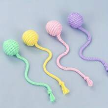 4 件带铃铛的猫玩具，滚球带绳，可发出声音，适合小猫玩耍