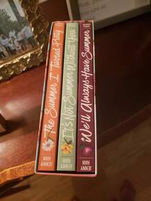 The Complete Summer I Turned Pretty Trilogy - Boxed Set : The Summer I Turned Pretty; It's Not Summer Without You; We'll Always Have Summer ,Popular Novels, Romance Novels, - Paperback - Sets - View 7