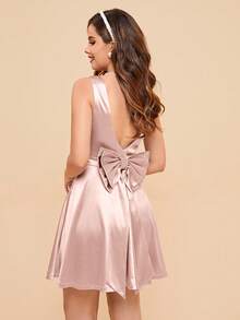Elegant Sleeveless Round Neck Satin Mini Cocktail Dress With Backless Bow Detail - Baby Pink - View 3