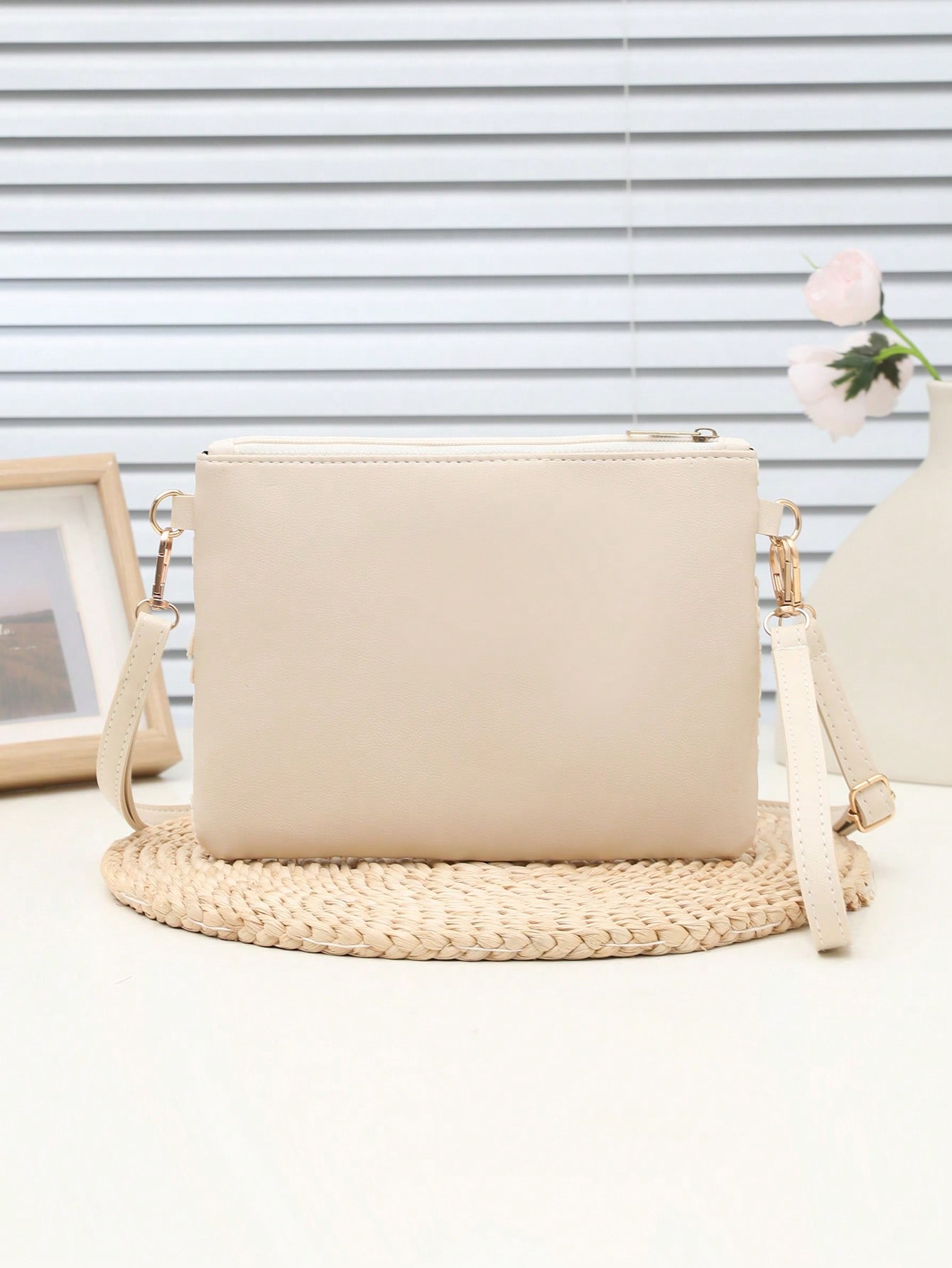 حقائب يد وحافظات نسائية أنيقة: حقيبة كتف نسائية، ح...