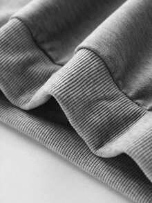 Áo nỉ trùm đầu họa tiết chữ cho bé trai tuổi teen. Phong cách Thu/Đông mới. Phù hợp cho cả bé trai và bé gái mặc hàng ngày, dự tiệc, đi học, tham dự lễ hội âm nhạc, đi nghỉ mát, đi làm. Có thể làm quà tặng cho gia đình, bạn trai, bạn gái, bạn bè. - Xám - Xem 6