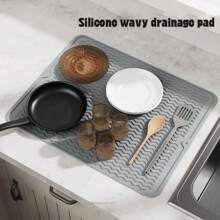 1 قطعة حصيرة سيليكون مانعة للانزلاق لتجفيف الأطباق، حصيرة مطبخ مقاومة للحرارة 16 بوصة * 12 بوصة ~ (30 * 40 سم) مناسبة لأسطح المطبخ أو المغاسل أو بطانات الثلاجة أو الأدراج، قابلة للغسل بسهولة