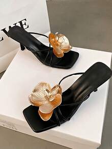 2件套可拆卸DIY鞋饰，仿真兰花和鸢尾花装饰，适用于高跟鞋、平底鞋、凉鞋，优雅时尚的鞋夹，金色、紫色、黑色、粉色、银色、白色、红色可选，适合新娘、派对、约会等场合。