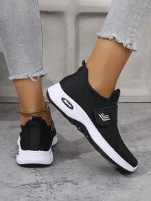 Zapatos deportivos casuales de moda para adolescentes, niños y niñas, nuevos lanzamientos para volver a la escuela, diseño de cadena deslizante, cómodos para uso en exteriores y calles