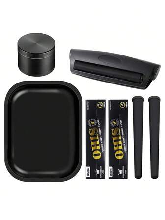 1 set svart bricka, inkluderar 7"x5,5" metallbricka, 2 rullpappershäften, 55 mm 4-lagers aluminiumkvarn, 2 konformade rökpipor, 1 110 mm rullmaskin, present till rökare, fester, resor, Halloween, jul