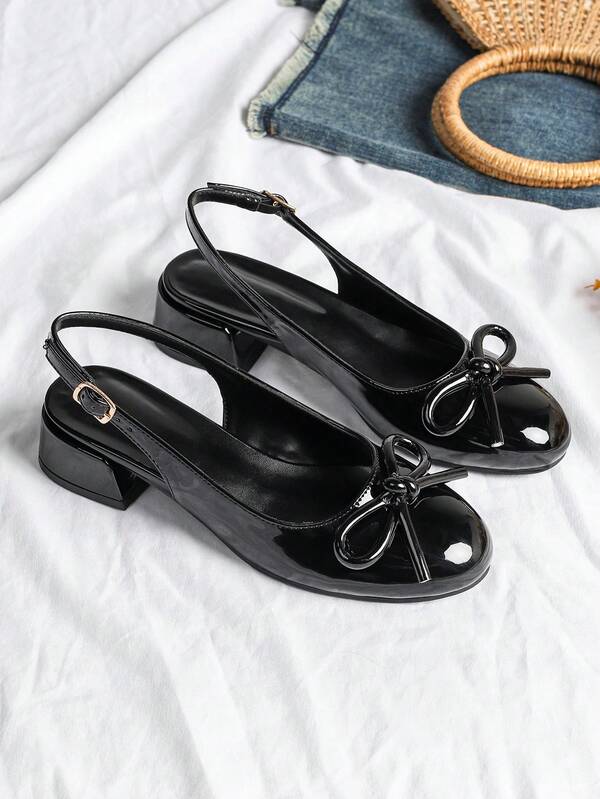 أحذية نسائية بكعب سميك لامع مع فيونكة وإبزيم بطراز بوهيمي