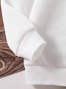 小男孩熊印花圆领长袖上衣和纯色长裤套装