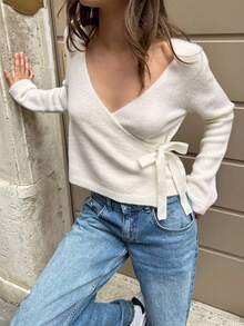 Jersey de mujer con cuello en V profundo y frente cruzado - Suéter corto de punto de manga larga con lazo lateral y ajuste ceñido - Marfil - Ver 1