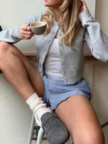 Suéter de punto de manga larga con cuello redondo de color sólido simple para mujer, estilo corto, suelto y cómodo, adecuado para primavera y otoño, estilo universitario elegante y de moda. - Gris - Ver 3