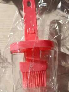 1 PIEZA Brocha de untar con depósito de aceite incorporado - Diseño de mango ergonómico, distribución uniforme del aceite, fácil de aplicar - Adecuado para escenarios de cocina al aire libre como cocina, barbacoa y camping. Apariencia de herramienta elegante, estructura semitransparente, hecho de material polimérico de alto índice de refracción.