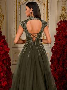 Novo Vestido Longo de Gala Elegante e Luxuoso de Tule Preto com Bordado de Pérolas