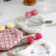 1 pièce Tapis de tasse en tissu imprimé avec chat mignon de dessin animé, dessous de verre isolant thermique, tapis de tasse à thé, set de table, idéal pour la décoration de table et la protection des tasses, convient pour la cuisine et la décoration de la maison, parfait pour les fêtes, la cuisine, la salle à manger, la décoration, les arrière-plans photographiques et la décoration de table - Multicolore - Voir 13