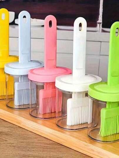 1 pieza Pincel de plástico con depósito de aceite incorporado - Diseño de mango ergonómico para una lubricación uniforme, fácil de usar - Adecuado para cocina, parrilla, camping y escenarios de cocina al aire libre. Apariencia elegante, estructura semitransparente hecha de material polimérico de alto índice de refracción.