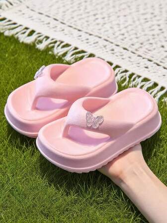 HAHABOBO 新款热门女童拖鞋/凉鞋 - 3D透明蝴蝶图案，时尚百搭，优雅大方，EVA材质，舒适厚底软底凉鞋/拖鞋，适合户外散步、通勤、上学、海滩、水鞋及室内穿着；夏季、秋季及所有季节皆宜，是派对礼物和节日礼品的理想之选。