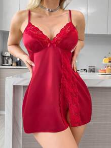 新款性感吊带睡裙，奢华白色缎面高开衩睡衣，时尚蕾丝拼接蝴蝶结饰边短款睡裙