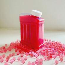 40,000颗水珠/果冻球，吸水前直径1-2毫米，吸水后可膨胀至7-8毫米，可长时间保持水分，适用于花瓶填充、无土种植、圣诞节、万圣节、感恩节装饰、婚礼中心装饰品、家居装饰、房间装饰、花瓶、玻璃花瓶等。 - 多色小方瓶裝 - 查看 4