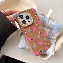 Funda con diseño de lápiz labial. Funda de alta calidad, resistente a golpes y caídas. Fabricada en TPU con textura de piel de oveja. Compatible con los modelos 15 Pro, 16 Pro, 14 Plus, 13 Pro, 12, 11 Pro, XS, X y XR. Un toque de estilo moderno para tu móvil. SHJC2282 - Caqui - Ver 2