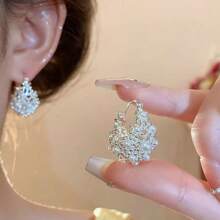 1 对镀银优雅环形耳环，适合派对、休闲、商务场合、女士珠宝仿珍珠耳环