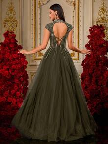 Novo Vestido Longo de Gala Elegante e Luxuoso de Tule Preto com Bordado de Pérolas