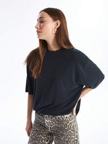 Chic Black Oversized T Shirt With Soft Modal Blend - Black - View 2