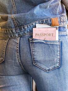 可定制迷你护照夹，可印制姓名和图案，旅行证件收纳包和卡包，适合送礼和日常使用，时尚耐用，适合旅行和商务场合，是送给家人、朋友、情侣、生日、节日、圣诞节的理想礼物。 - 粉色 - 查看 5