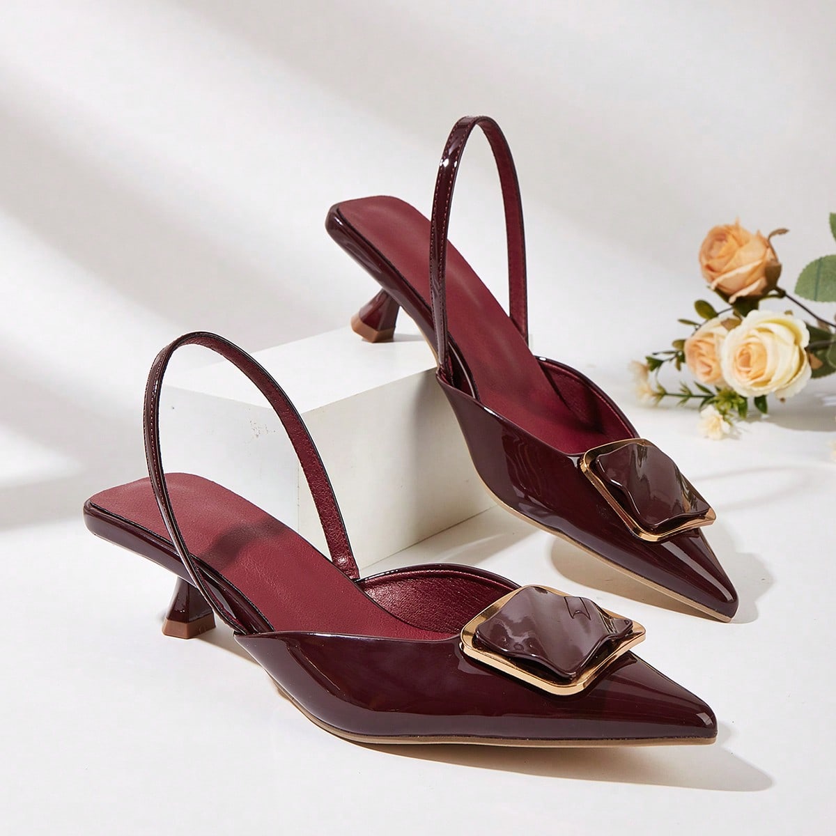 Zapatos de tacón alto con punta elegante y hebilla de metal, nuevos para mujer en 2024. Elegantes, de tacón de gatito, para fiestas, bodas y atuendo