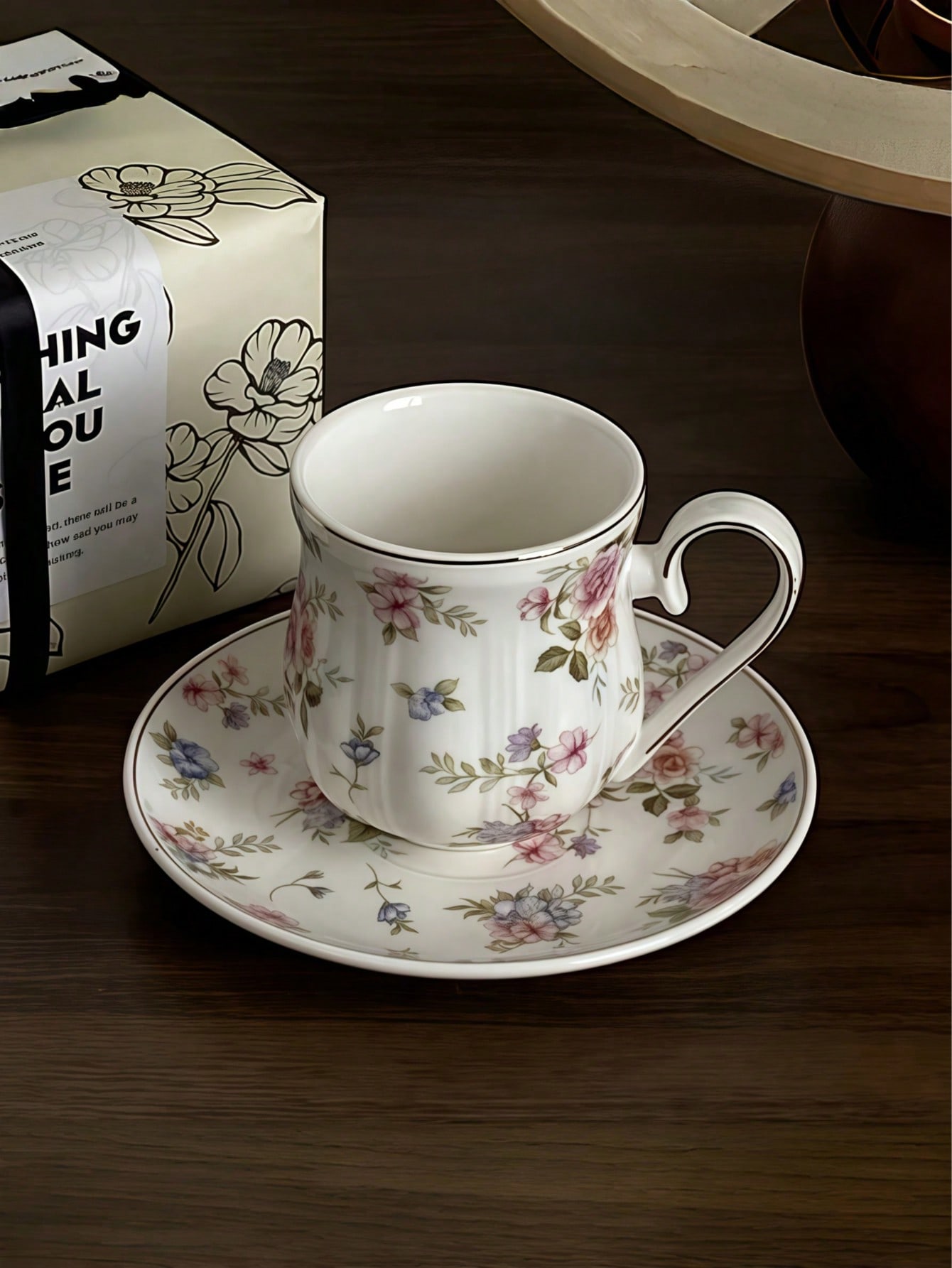 طقم فنجان وصحن قهوة سيراميك بطراز إسكندنافي مزخرف...