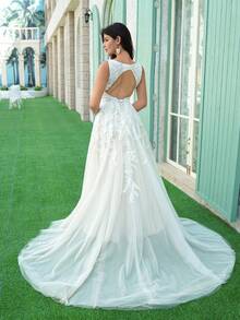 ANGELAG Elegant Deep V-Neck Backless Lace Embroidered Sleeveless Wedding Dress - Rice Skin - View 9