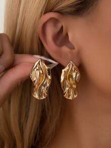 1pair Vintage Asymmetrical Abstract Metal Leaf Drop Earrings, Minimalist Chic Jewelry Gifts For Women, Suitable For Daily, Festival, Party And Banquet Decoration - 黃金 - 查看 4