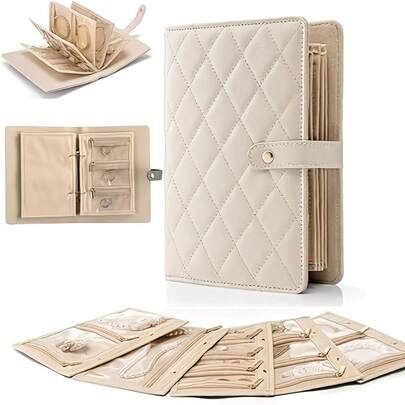 仿皮便携式珠宝收纳册 - 时尚旅行整理盒，配有便捷的活页夹和优雅的透明拉链绒布袋，可安全存放项链和耳环；多功能珠宝卷是时尚达人的理想之选，也是节日和特殊场合的完美礼物，让您在旅行中也能保持饰品井然有序，尽显时尚风采。