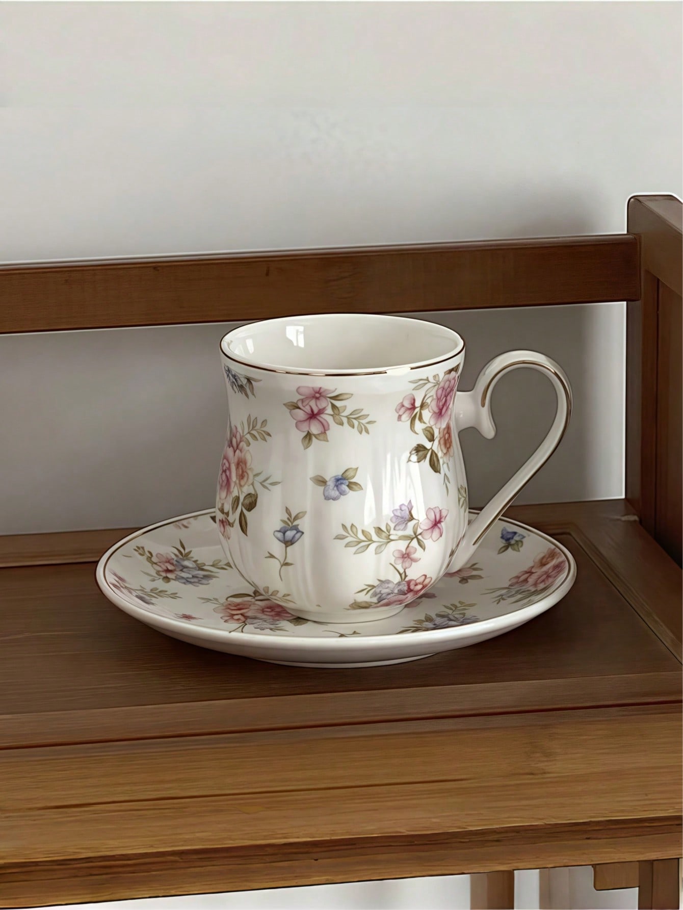 طقم فنجان وصحن قهوة سيراميك بطراز إسكندنافي مزخرف...