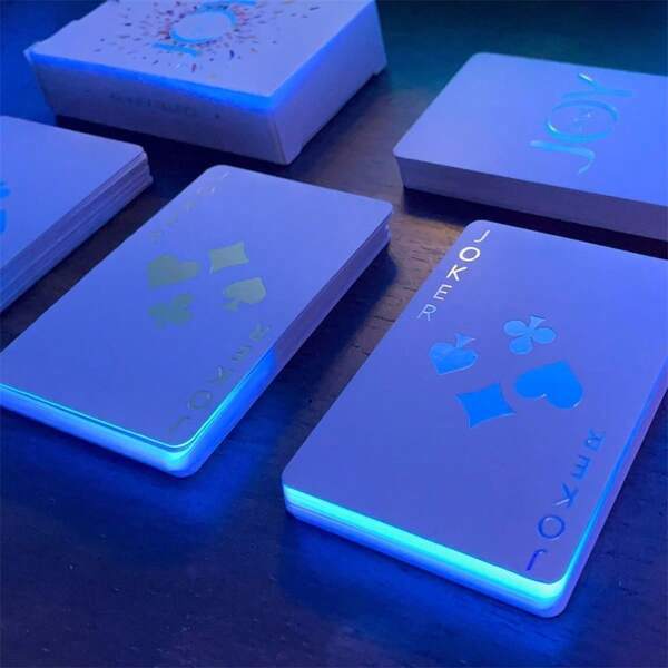 1 Set High-Quality Glow-In-The-Dark Playing Cards With Box, Durable Paper Cards Suitable For Parties, Dorms, Bars, And Family Gatherings, Adult Age Range - Elegant And Charming Design