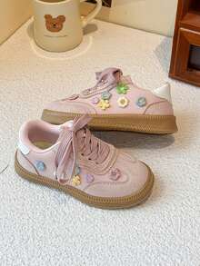 زوج من أحذية الأطفال الرياضية المزينة بالزهور، أحذية كاجوال ربيعية/خريفية جديدة للأطفال الصغار والكبار ذات قاع ناعم