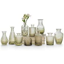 24个复古迷你花瓶，款式多样，精致小巧，适合桌面装饰，透明花盆，雕工精美，是乡村婚礼、派对、餐桌装饰、家居装饰、花瓶、桌面摆件、生日毕业礼物、房间装饰玻璃花瓶的理想之选。 - 彩色 - 查看 10