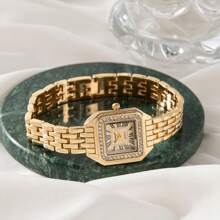 xinyunkou 韩式方形女士手表，不锈钢表带镶有水钻，浅蓝色小表盘，白色表盘，奢华小巧别致休闲手链表 - 金色 - 查看 1