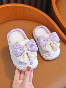 1 par de pantuflas de invierno con peluche para niños, pantuflas lindas y cálidas para niñas pequeñas, cómodas, impermeables y antideslizantes, con diseño de lazo delicado para pequeñas princesas - Morado - Ver 9