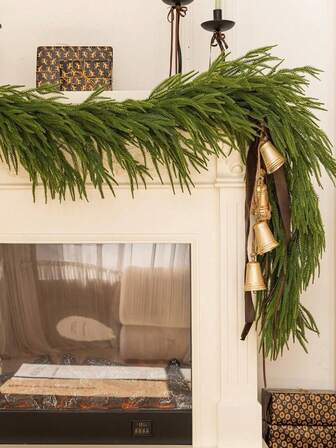 6 英尺人造诺福克松花环，真实触感冬季松树花环，绿色人造绿叶花环，适用于桌面、壁炉架、墙壁、室内、室外圣诞装饰