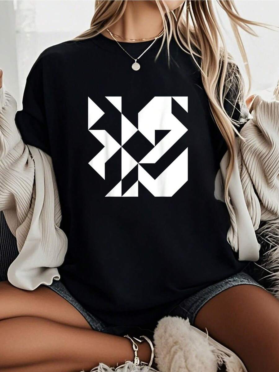 Abstract Black And White Geometric Graphic-Shirt         Graphic Tees Women Crop Tops Summer Tops Outfits Women Summer Tops Tops-Shirt - 黑色 - 查看 1