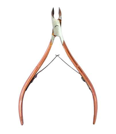 Pinza Alicata Profesional para Cutículas de Acero Inoxidable Color Dorado Metálico | Corta Cutículas Preciso y Resistente | Herramienta de Manicura y Pedicura para Uso Profesional o Personal | Diseño Ergonómico Antideslizante con Resorte de Precisión | Ideal para Salones de Belleza, Nail Art, Uñas Acrílicas o Naturales | Cortacutículas con Filo Afilado y Acabado Premium | Pinza para Cortar Cutícula en Uñas Naturales o Esculpidas | Alicata para Nail Techs | Herramientas de Uñas para Técnica Profesional | Alicate de Acero Durable y Ligero