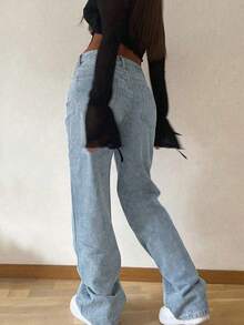 Women's Oversized Straight-Leg Vintage Jeans - Light Wash - View 5