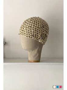 1 件带亮片字母的黑色标签。手工钩编镂空亮片便帽，时尚复古百搭轻便透气针织帽，适合春夏季节 - 針織帽 - 查看 24
