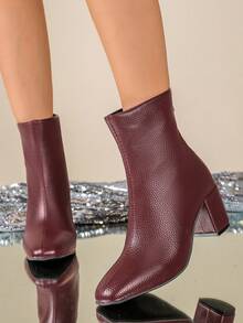 女士踝靴，酒红色亮面皮革，高端踝靴，后拉链粗跟尖头设计，时尚耐穿，适合各种个人风格，易于搭配日常通勤，时尚别致。 - 酒紅色 - 查看 4