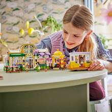 LEGO Đồ chơi xây dựng giả vờ Friends Plant Cafe & Flower Shop - Bộ đồ chơi gồm 4 búp bê mini và đồ chơi cho mèo để kể chuyện sáng tạo - Ý tưởng quà tặng sinh nhật cho bé gái và bé trai, từ 9 tuổi trở lên - 42671 - 42671 - Xem 6