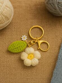 1pc Handmade Delicate Cream Puff, Green Leaf Keychain, Key Chain, Key Ring, Unisex Gift, Christmas Decoration, Christmas Gift, Gift For Friends, Gift For Mom, Teacher Gift, Men's Car Accessories, Bag Pendant