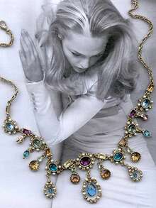 1 chiếc vòng cổ mặt dây chuyền hình học kiểu cổ điển năm 2026, đính đá Zirconia và ngọc trai giả, nhiều màu sắc, chất liệu kim loại, phù hợp cho nữ giới đeo hàng ngày, hẹn hò, dự tiệc, lễ hội, phối hợp với trang phục và phụ kiện thường ngày, món quà tuyệt vời nhất dành cho bạn bè, người yêu, ngày Valentine, năm mới. - Nhiều màu - Xem 2