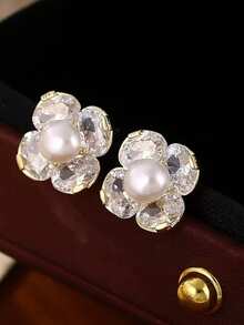 زوج جديد من أقراط الأزهار والخرز من الزركونيا، أقراط أنيقة فاخرة بتصميم زهرة ثلاثية الأوراق